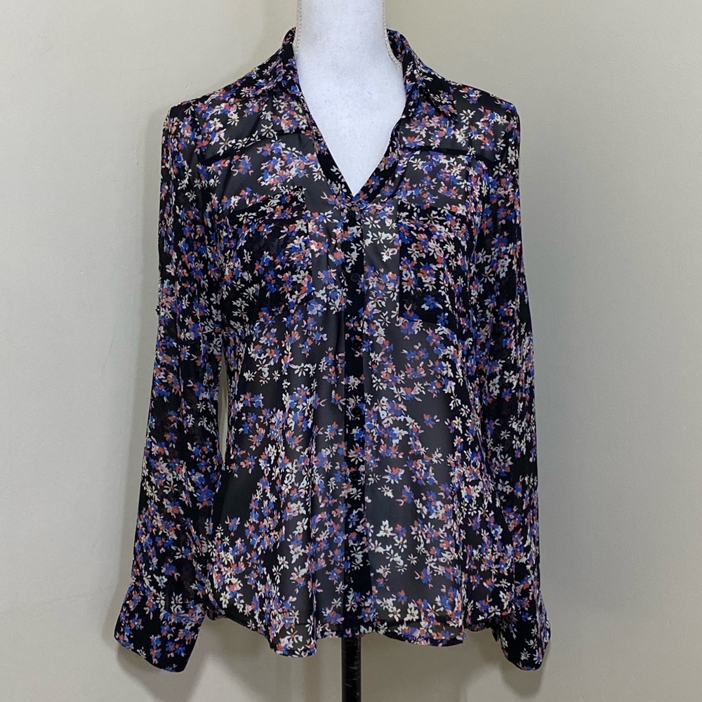 ESPRESS || Woman floral button down chiffon blouse size Small